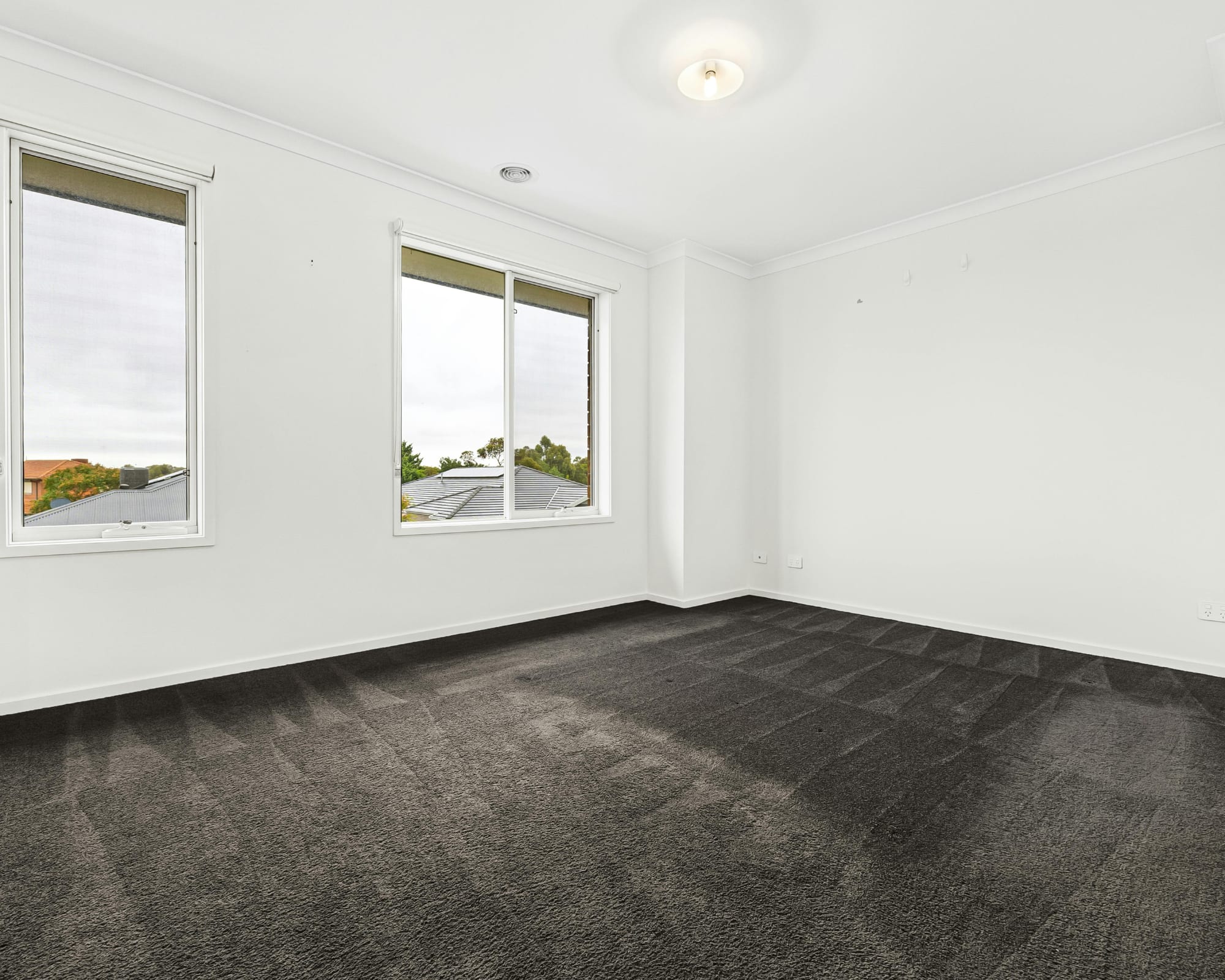 can you put vinyl flooring over carpet